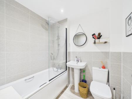 2 bedroom Semi-detached house for sale in Brae Burn Place, Bramley, RG26