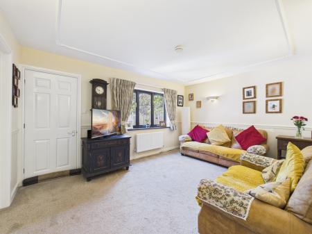 4 bedroom Semi-detached house for sale in Chilcroft Villas, Tadley, RG26