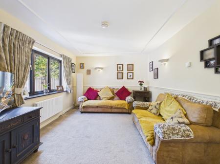 4 bedroom Semi-detached house for sale in Chilcroft Villas, Tadley, RG26