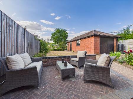 4 bedroom Semi-detached house for sale in Chilcroft Villas, Tadley, RG26