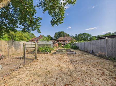 4 bedroom Semi-detached house for sale in Chilcroft Villas, Tadley, RG26