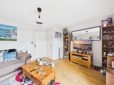 2 bedroom Terraced House for sale in Kestrels Mead, Tadley, RG26