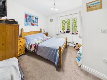 2 bedroom Terraced House for sale in Kestrels Mead, Tadley, RG26