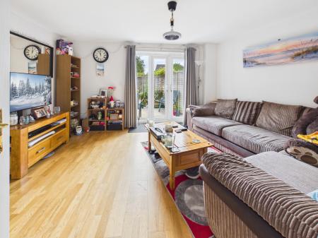 2 bedroom Terraced House for sale in Kestrels Mead, Tadley, RG26