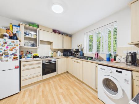2 bedroom Terraced House for sale in Kestrels Mead, Tadley, RG26