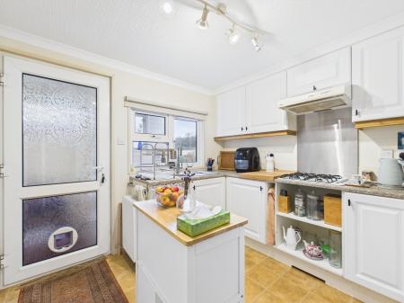 2 bedroom Park home for sale in Ravenswing Park, Tadley, RG7