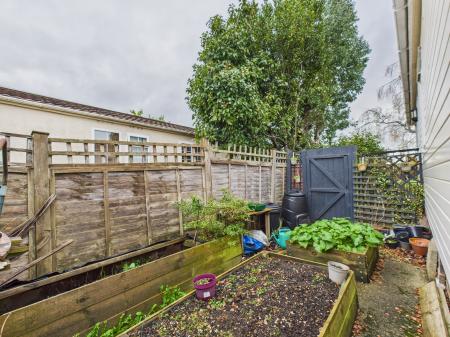 2 bedroom Park home for sale in Ravenswing Park, Tadley, RG7