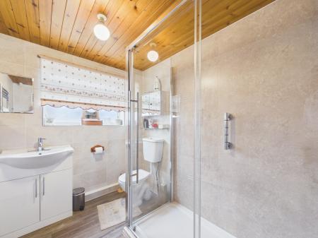 4 bedroom Detached house for sale in Heathlands, Baughurst, RG26