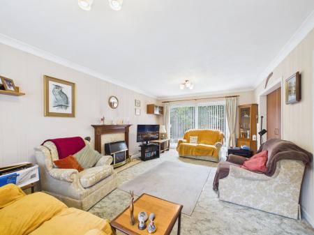 4 bedroom Detached house for sale in Heathlands, Baughurst, RG26