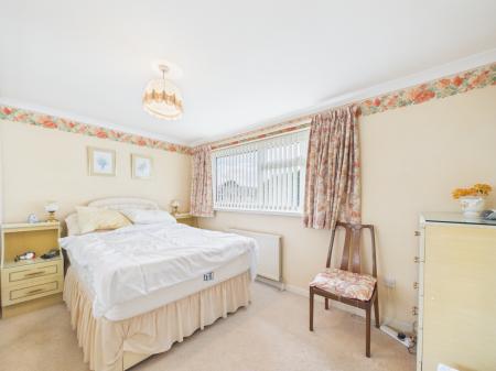4 bedroom Detached house for sale in Heathlands, Baughurst, RG26