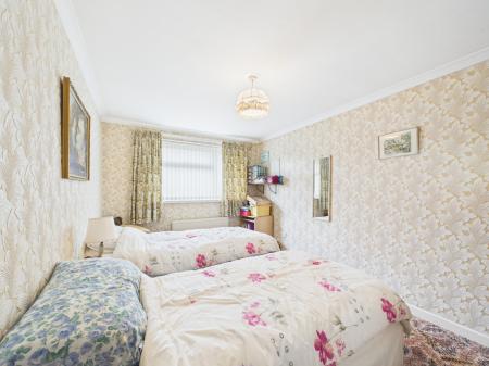 4 bedroom Detached house for sale in Heathlands, Baughurst, RG26