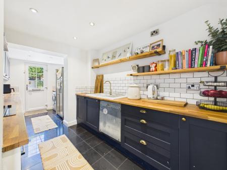 3 bedroom End of terrace house for sale in Handel Close, Basingstoke, RG22