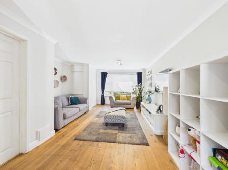 3 bedroom End of terrace house for sale in Handel Close, Basingstoke, RG22