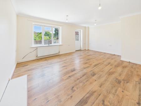 3 bedroom Terraced House to let in Anderson Gardens, Tadley, RG26