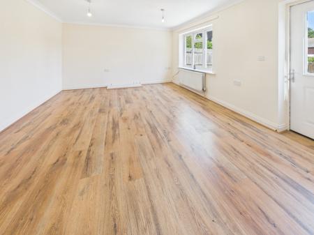 3 bedroom Terraced House to let in Anderson Gardens, Tadley, RG26