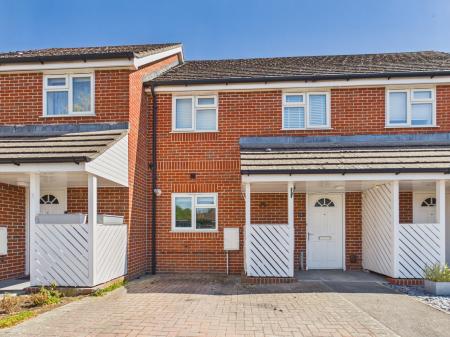 3 bedroom Terraced House to let in Anderson Gardens, Tadley, RG26