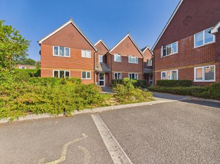 Heath End Road, Baughurst, RG26