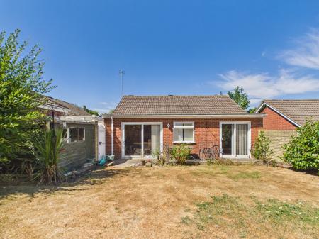 2 bedroom Detached bungalow for sale in Vine Tree Close, Tadley, RG26