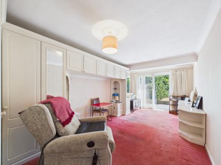 2 bedroom Detached bungalow for sale in Vine Tree Close, Tadley, RG26
