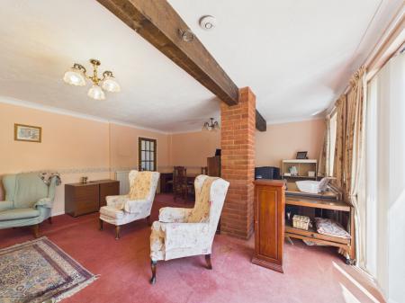 2 bedroom Detached bungalow for sale in Vine Tree Close, Tadley, RG26