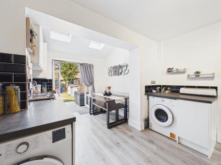 2 bedroom Town house for sale in Stratfield Avenue, Tadley, RG26