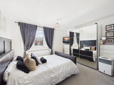 2 bedroom Town house for sale in Stratfield Avenue, Tadley, RG26