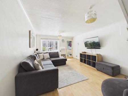 2 bedroom Town house for sale in Stratfield Avenue, Tadley, RG26