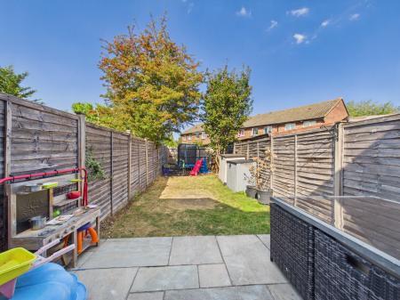 2 bedroom Town house for sale in Stratfield Avenue, Tadley, RG26