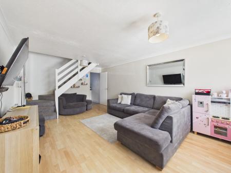 2 bedroom Town house for sale in Stratfield Avenue, Tadley, RG26