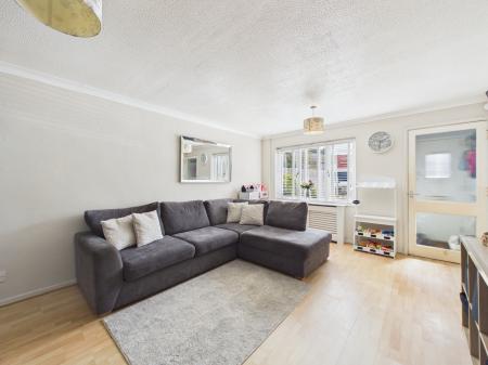 2 bedroom Town house for sale in Stratfield Avenue, Tadley, RG26