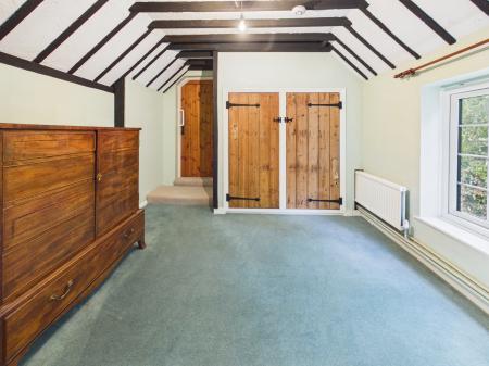 3 bedroom Detached house for sale in Winston Avenue, Tadley, RG26