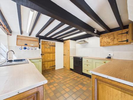 3 bedroom Detached house for sale in Winston Avenue, Tadley, RG26