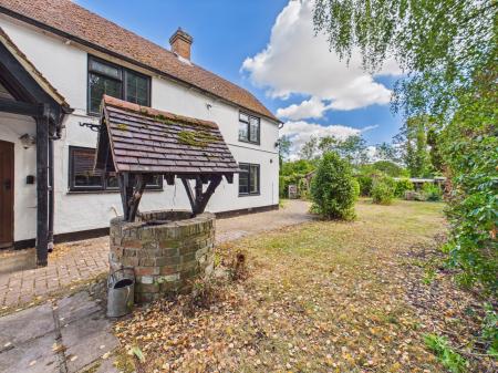 3 bedroom Detached house for sale in Winston Avenue, Tadley, RG26
