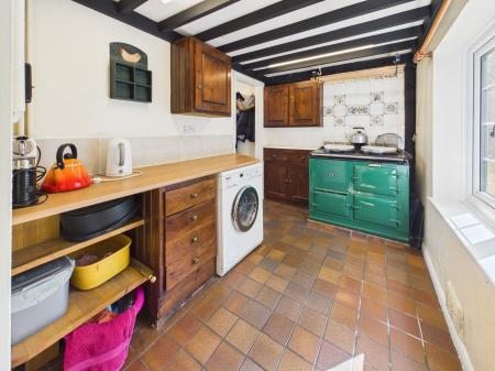 3 bedroom Detached house for sale in Winston Avenue, Tadley, RG26