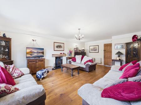 4 bedroom Semi-detached house for sale in Church Cottages, Silchester Road, Little London, RG26