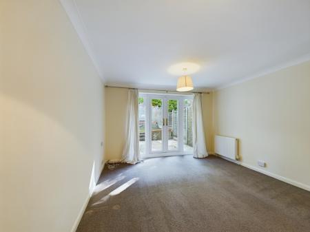 2 bedroom Terraced House to let in Compton Close, Hook, RG27
