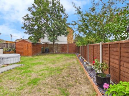 2 bedroom Semi-detached house for sale in Franklin Avenue, Tadley, RG26