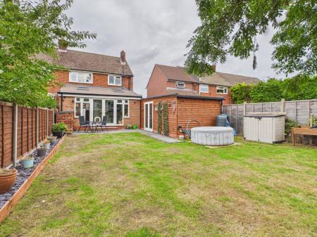 2 bedroom Semi-detached house for sale in Franklin Avenue, Tadley, RG26