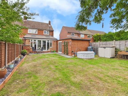 2 bedroom Semi-detached house for sale in Franklin Avenue, Tadley, RG26