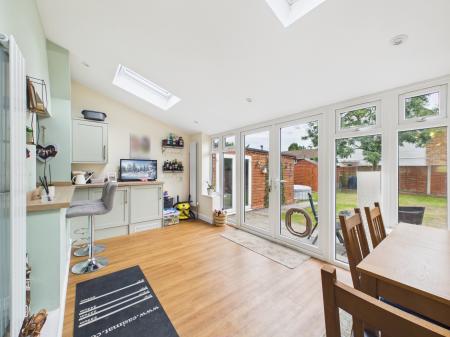 2 bedroom Semi-detached house for sale in Franklin Avenue, Tadley, RG26