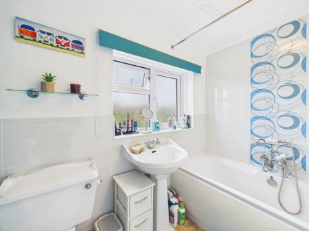 2 bedroom Semi-detached house for sale in Franklin Avenue, Tadley, RG26