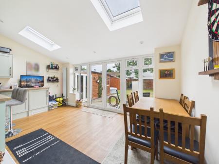 2 bedroom Semi-detached house for sale in Franklin Avenue, Tadley, RG26