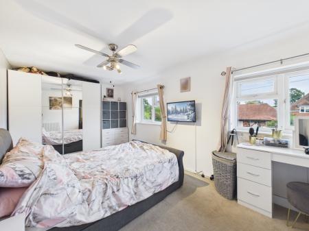 2 bedroom Semi-detached house for sale in Franklin Avenue, Tadley, RG26