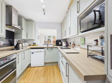 2 bedroom Semi-detached house for sale in Franklin Avenue, Tadley, RG26