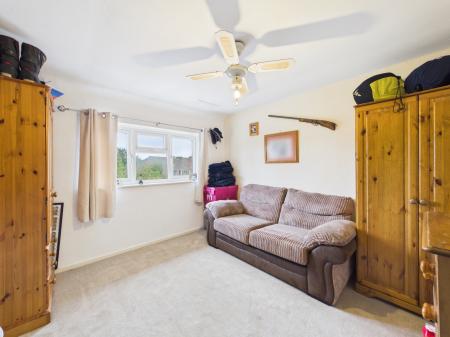 2 bedroom Semi-detached house for sale in Franklin Avenue, Tadley, RG26