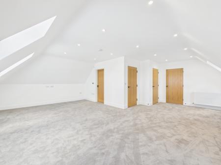 4 bedroom Detached house to let in Aldermaston Road, Pamber Green, Tadley, RG26