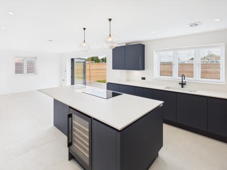 4 bedroom Detached house to let in Aldermaston Road, Pamber Green, Tadley, RG26