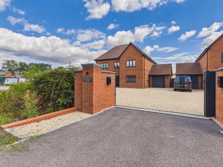 Aldermaston Road, Pamber Green, Tadley, RG26