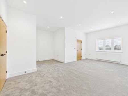 4 bedroom Detached house to let in Aldermaston Road, Pamber Green, Tadley, RG26