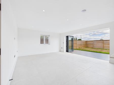 4 bedroom Detached house to let in Aldermaston Road, Pamber Green, Tadley, RG26